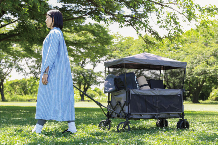 日差しも雨もおまかせ！おでかけがもっと楽しくなる、夏休みに大活躍の屋根付きキャリーワゴンが登場のメイン画像