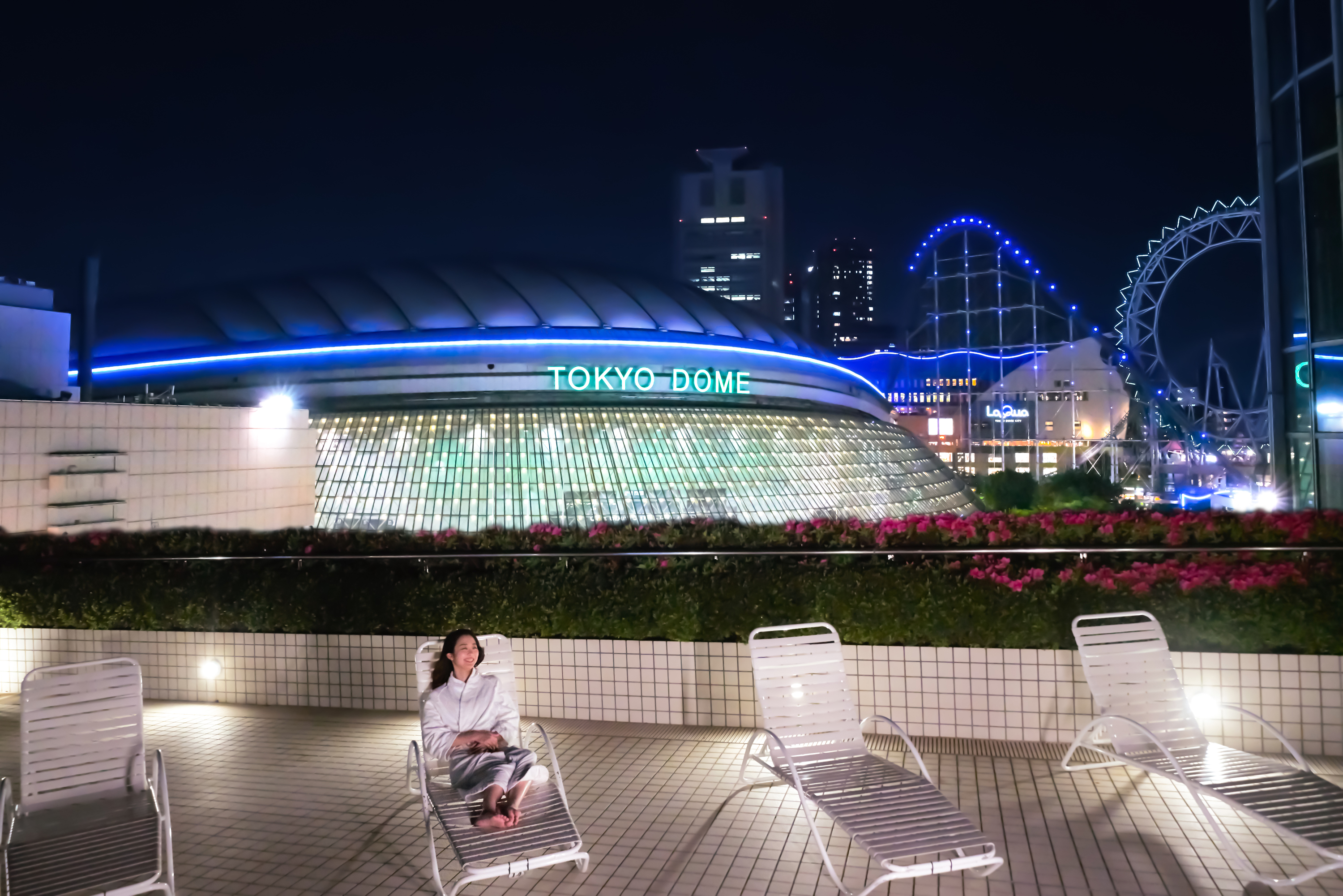 東京ドームを眺めながらの外気浴＆プライベート感抜群のテントサウナで極上の“ととのう”体験を！プールサイドサウナ「Poona（プーナ）」秋期営業開始！のサブ画像3_外気浴イメージ