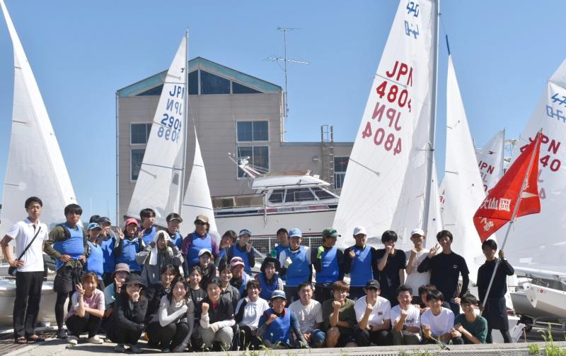 【岡山大学】いざ出航！ 岡山大学ヨット部が3年ぶりの全日本学生ヨット選手権大会へ！のサブ画像4_レース前の集合写真