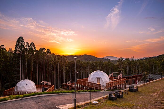 【Resort Glamping.com新掲載】~都会から1時間の大自然の中で開放感あるステイを~三瀬base campのメイン画像