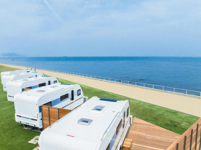 【アクアイグニス淡路島】2025年6月5日（木）国営公園内初のキャンピングカーを活用した 「Trailer Park」＆「RVパーク」の宿泊サービスがついにスタート！のメイン画像