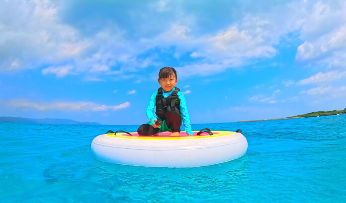 水上を“散歩”する体験を、琵琶湖で。パーソナル水上クラフト「Wheeebo」、レイクサイドテラス琵琶湖で提供開始。のメイン画像