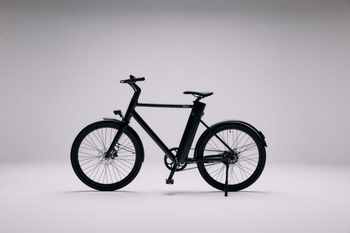 MOVE.eBikeを展開するWinC、クロスバイク×e-Bike型の都会的な新モデル「MoF」を50台限定発売！のメイン画像