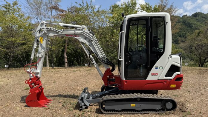 「日本初」トレイルビルディング専用の特殊ショベルカーで、日本の登山道整備やマウンテンバイクフィールド造成に革命を！のメイン画像
