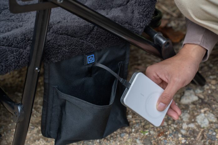 アウトドアの“寒さ問題”を解決。WAQから電熱ヒートカバー登場！のメイン画像