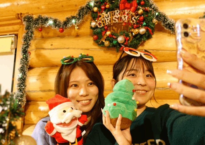 【兵庫県宍粟市】クリスマスをもっと楽しく！森のコテージに“みんなで泊まれるクリスマスルーム”が誕生‼〈ウッドデザインパーク与位〉のメイン画像