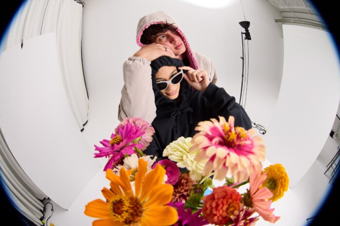 常識にとらわれないデザインとトレンドのスタイルを両立させた革新的なコレクションAnalog コレクション　11月20日（木）より販売のメイン画像